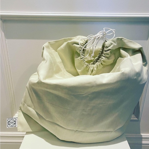 Brand new LOEWE Medium Palm Leaf and Leather Basket Bag - Picture 8 of 9